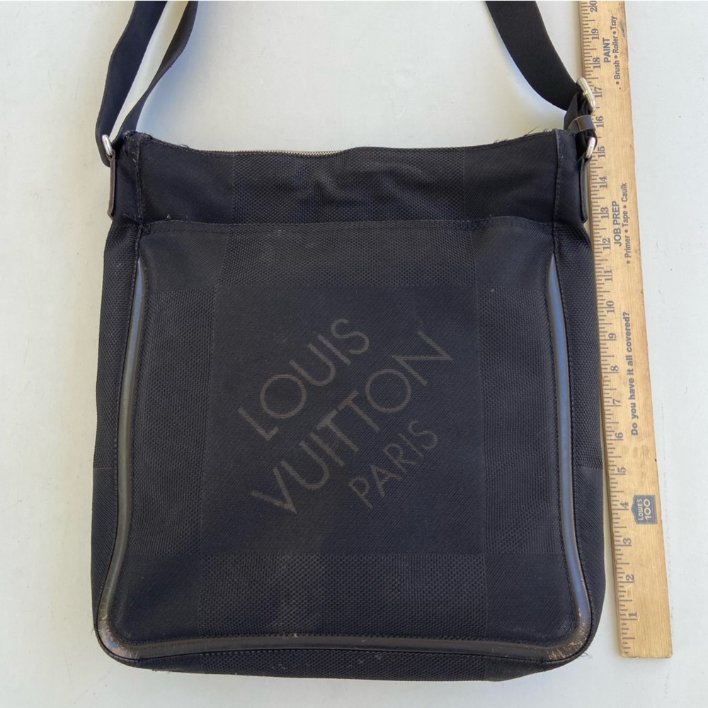 Auth Louis Vuitton Damier Geant Messenger Bag Black Large France Crossbody 2019